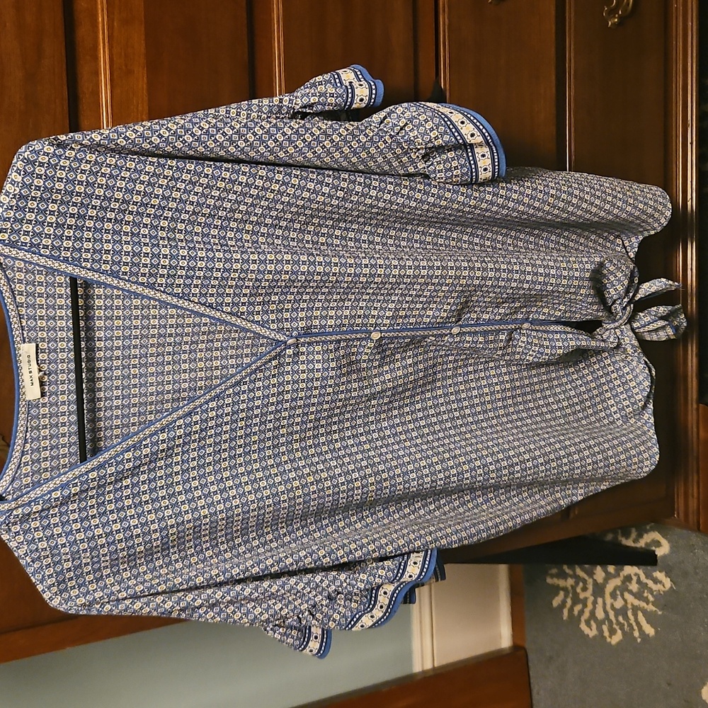 Max Studio Blue and White Patterned Blouse With Front Tie